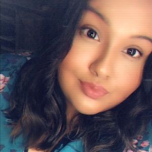 Meet your Posher, Monica